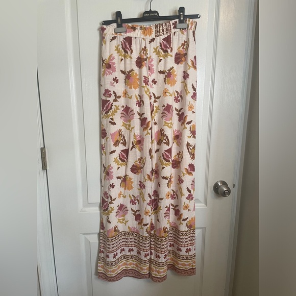 Good Luck Gem Pants - Good Luck Gem Boho Multicolor Floral Wide Leg Pants
Size Medium